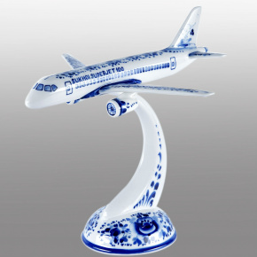 Скульптура "Самолет Sukhoi Superjet 100" Гжель, фотография 0. Интернет-магазин ЛАВКА ПОДАРКОВ