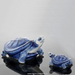 Скульптура "Морская черепаха" Гжель, фотография 0. Интернет-магазин ЛАВКА ПОДАРКОВ