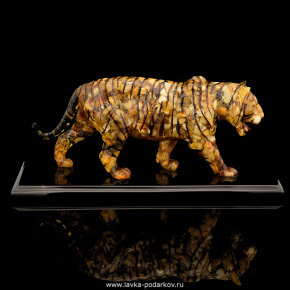 Скульптура из янтаря "Желтый тигр", фотография 0. Интернет-магазин ЛАВКА ПОДАРКОВ