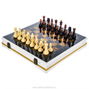 Шахматы с инкрустацией и фигурами из янтаря "Кристалл" 42х42 см, фотография 0. Интернет-магазин ЛАВКА ПОДАРКОВ