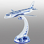 Скульптура "Самолет Sukhoi Superjet 100" Гжель, фотография 1. Интернет-магазин ЛАВКА ПОДАРКОВ