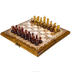 Шахматы деревянные резные с фигурами из янтаря