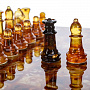 Шахматный ларец с инкрустацией и фигурами из янтаря 28х28 см, фотография 6. Интернет-магазин ЛАВКА ПОДАРКОВ