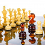 Шахматный ларец с инкрустацией и фигурами из янтаря "Сенатор", фотография 4. Интернет-магазин ЛАВКА ПОДАРКОВ