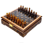 Шахматный ларец с инкрустацией и фигурами из янтаря 28х28 см