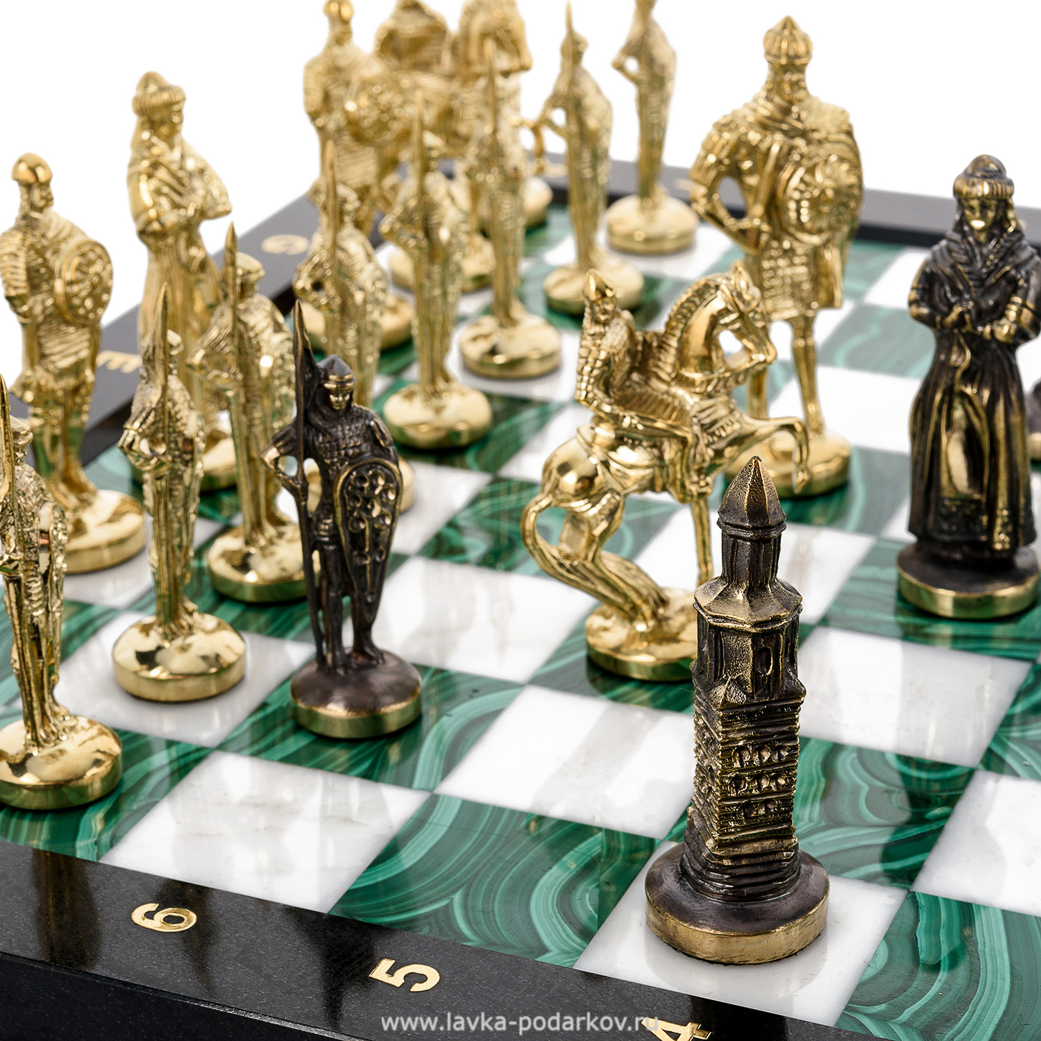 Шахматы из камня. Малахитовые шахматы. Шахматы из натурального камня. Шахматные фигуры бронза.