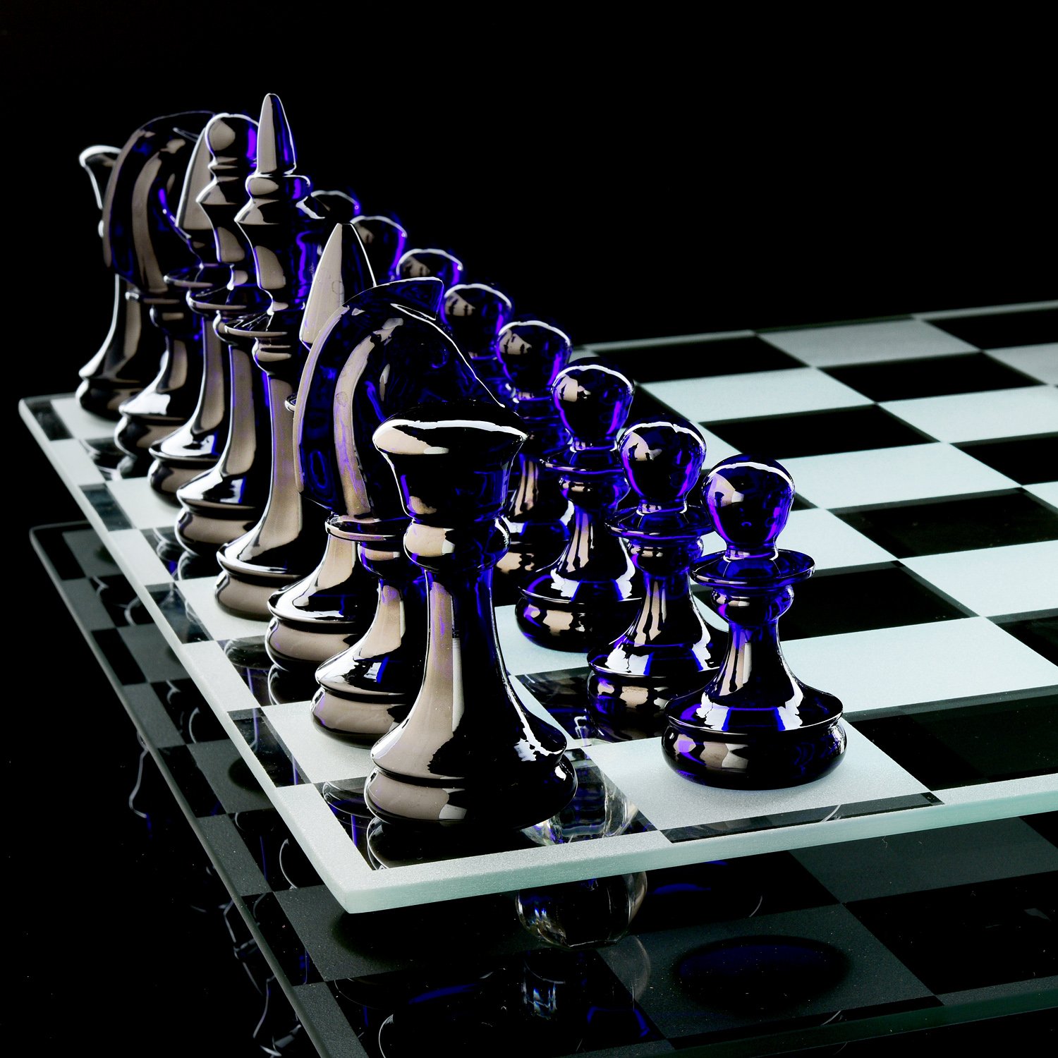 Шахматная доска 5 на 5. Avdeev Crystal шахматы. Хрустальные шахматы harkurt. Шахматная доска. Шахматы из хрусталя.