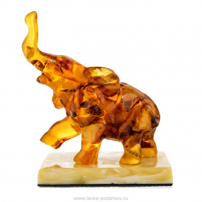 Скульптура из янтаря "Слон малый", фотография 0. Интернет-магазин ЛАВКА ПОДАРКОВ