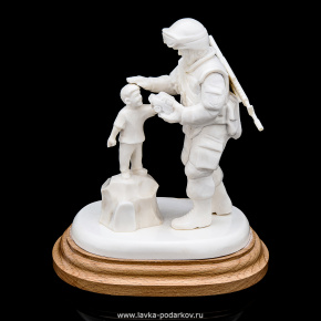 Скульптура из кости "Солдат", фотография 0. Интернет-магазин ЛАВКА ПОДАРКОВ