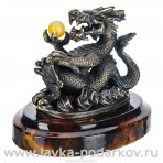 Статуэтка из бронзы и янтаря "Деловой китайский дракон"