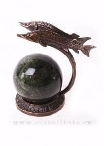 7587 Бронза статуэтка Знак зодиака "РЫБЫ" (змеевик, бронза патинированная) 