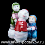Статуэтка "Дети со снеговиком" Гжель