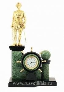 29072/3112 Нат.камень Часы настольные "Петр I" змеевик  