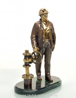 Скульптура "Работник нефтегазовой отрасли", фотография 0. Интернет-магазин ЛАВКА ПОДАРКОВ