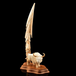 Скульптура из бивня мамонта и кости "Бык", фотография 0. Интернет-магазин ЛАВКА ПОДАРКОВ