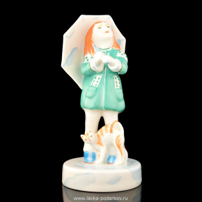 Фарфоровая статуэтка "Девочка с зонтиком Оленька", фотография 0. Интернет-магазин ЛАВКА ПОДАРКОВ