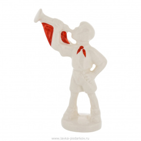 Фарфоровая статуэтка "Пионер с трубой", фотография 0. Интернет-магазин ЛАВКА ПОДАРКОВ