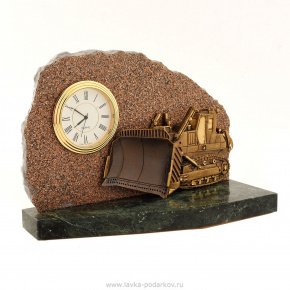 Сувенир часы "Карьерный бульдозер", фотография 0. Интернет-магазин ЛАВКА ПОДАРКОВ
