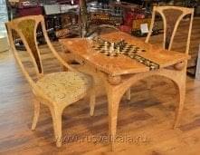 10209 Янтарь Стол шахматный со стульями "Гамбит"(+янт. фигуры) 