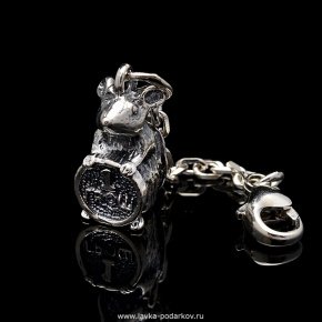 Брелок серебряный "Мышка с монеткой", фотография 0. Интернет-магазин ЛАВКА ПОДАРКОВ