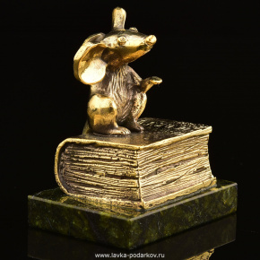 Бронзовая статуэтка "Крыса на книге", фотография 0. Интернет-магазин ЛАВКА ПОДАРКОВ