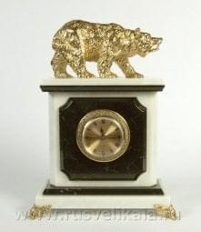 6329 Нат.камень ЧАСЫ "Медведь" 32*24*14см Мрамор, бронза литье  