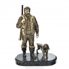 Бронзовая статуэтка "Охотник с собакой", фотография 0. Интернет-магазин ЛАВКА ПОДАРКОВ
