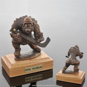 Скульптура "Мишка-хоккеист" (Олимпиада), фотография 0. Интернет-магазин ЛАВКА ПОДАРКОВ