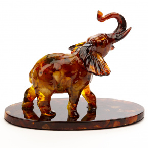 Скульптура из янтаря "Слон", фотография 0. Интернет-магазин ЛАВКА ПОДАРКОВ