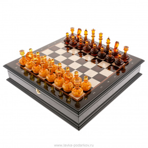 Шахматный ларец с янтарными фигурами "Королевский" 48х48 см, фотография 0. Интернет-магазин ЛАВКА ПОДАРКОВ
