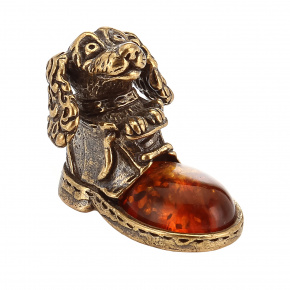 Сувенир с янтарем "Щенок в ботинке", фотография 0. Интернет-магазин ЛАВКА ПОДАРКОВ