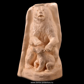 Скульптура из бивня мамонта "Медведица с медвеженком", фотография 0. Интернет-магазин ЛАВКА ПОДАРКОВ