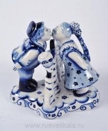 0011504 Гжель Скульптура "Поцелуйчик" 11*9,5*11,5см Авт.Черновы Л.и В 