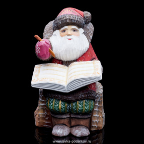 Скульптура из дерева "Дед Мороз с книгой", фотография 0. Интернет-магазин ЛАВКА ПОДАРКОВ