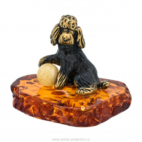 Статуэтка с янтарем "Собака Пудель с мячиком", фотография 0. Интернет-магазин ЛАВКА ПОДАРКОВ