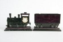 8273 Нат.камень. Настольный НАБОР "ПАРОВОЗ" 2 предм.