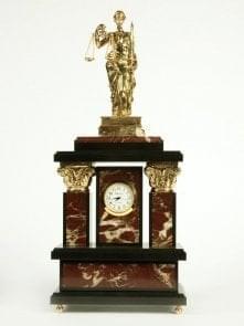 29054 Нат.камень Часы настольные "Фемида" (яшма)