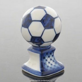 Скульптура "Мяч футбольный" Гжель, фотография 0. Интернет-магазин ЛАВКА ПОДАРКОВ