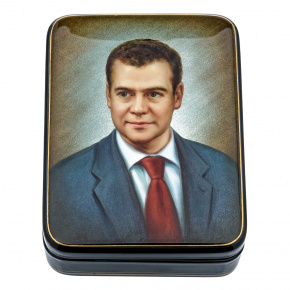 Шкатулка с художественной росписью "Д.А. Медведев", фотография 0. Интернет-магазин ЛАВКА ПОДАРКОВ