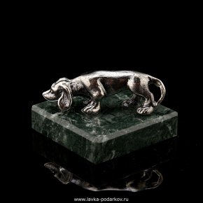 Сувенир из серебра на камне "Такса", фотография 0. Интернет-магазин ЛАВКА ПОДАРКОВ