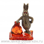Бронзовая статуэтка с янтарем "Кролик с мешком денег"