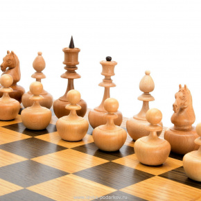 Шахматы деревянные "Непобедимые" (неваляшки), фотография 0. Интернет-магазин ЛАВКА ПОДАРКОВ