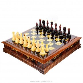 Шахматы деревянные из мореного дуба с янтарем, фотография 0. Интернет-магазин ЛАВКА ПОДАРКОВ