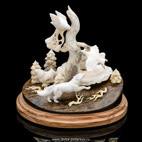 Скульптура из кости "Лиса на охоте", фотография 0. Интернет-магазин ЛАВКА ПОДАРКОВ
