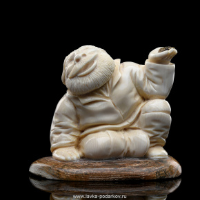 Скульптура из бивня мамонта "Старатель", фотография 0. Интернет-магазин ЛАВКА ПОДАРКОВ