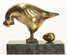 3257 Бронза Статуэтка "Курица с яйцом"