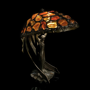 Настольная лампа из янтаря и бронзы "Мадонна", фотография 0. Интернет-магазин ЛАВКА ПОДАРКОВ