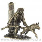 Бронзовая статуэтка "Пограничник с собакой"