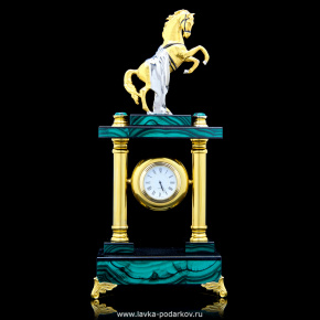 Часы из камня настольные двухсторонние "Конь". Златоуст, фотография 0. Интернет-магазин ЛАВКА ПОДАРКОВ