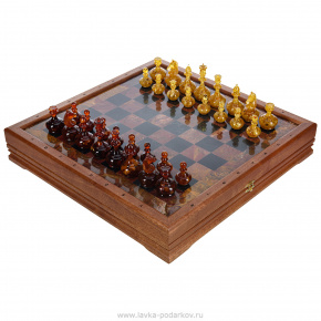 Шахматы с полем из камня и янтарными фигурами 43х43 см, фотография 0. Интернет-магазин ЛАВКА ПОДАРКОВ
